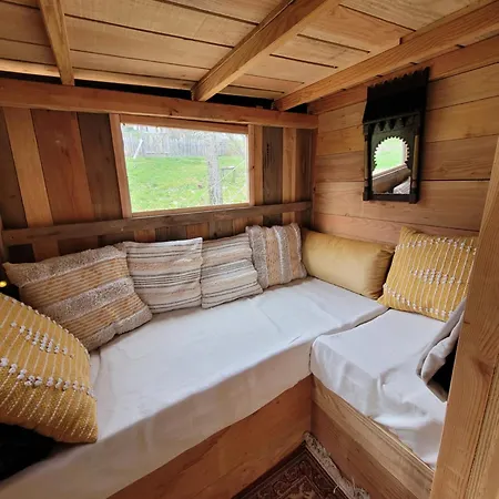 Luxury tent Tente-Cabane En Quercy *